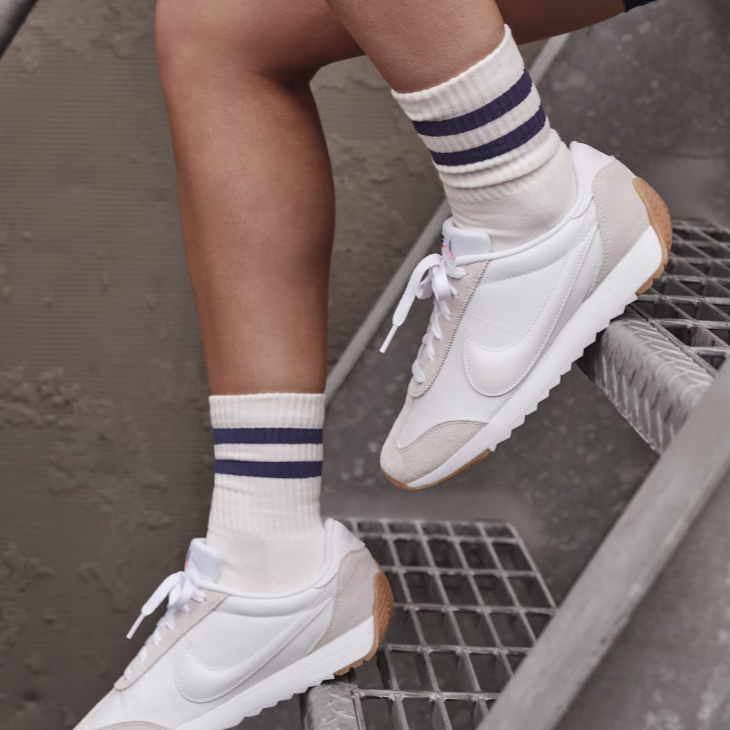 Women's Vintage Stripes Half Calf Socks